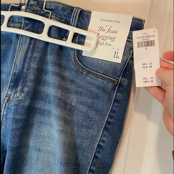 High Rise Jean Legging - Abercrombie + Fitch - Picture 3 of 4